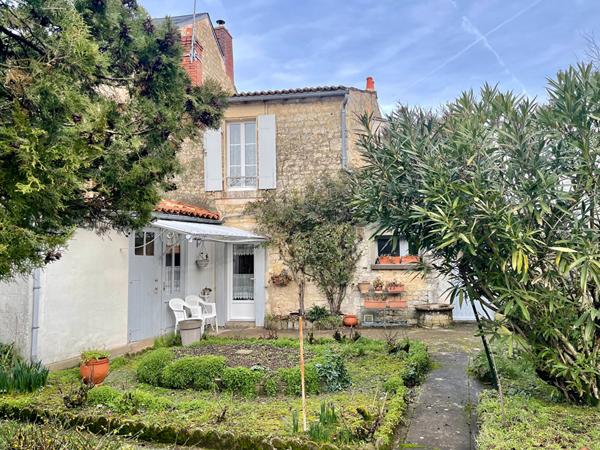 Emplacement recherché à Fontenay-le-Comte à deux pas du centre-ville
