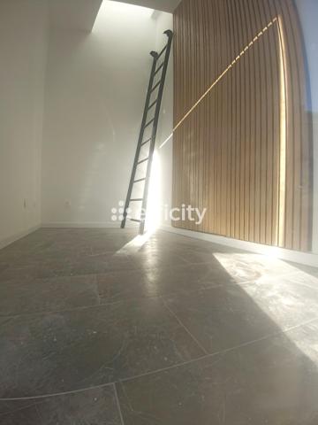 Bureau 2 pièces - 8 m²