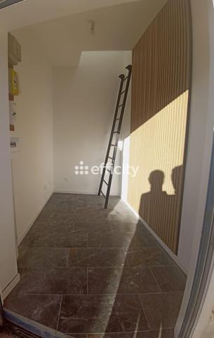 Bureau 2 pièces - 8 m²