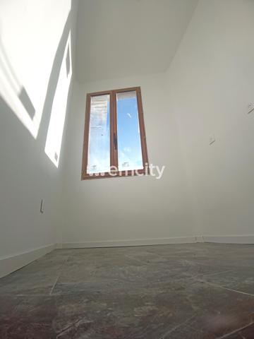 Bureau 2 pièces - 8 m²