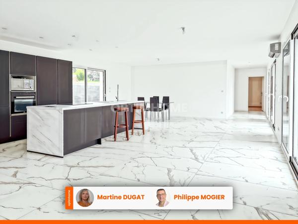 Maison de plain-pied de 2021, 3 chambres et piscine chauffée à quelques minutes de Vichy.