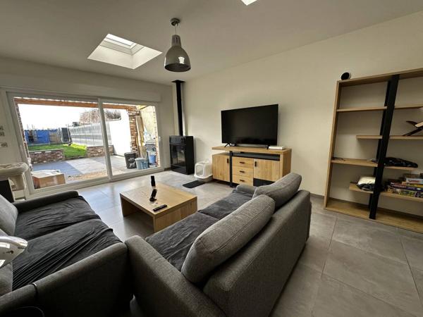 EXCLUSIVITÉ, Maison entièrement rénovée vue sur les champs, 3 chs, jardin