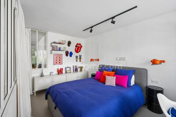 MAGNIFIQUE LOFT DE 90m2 - BOIS COLOMBES - CENTRE VILLE