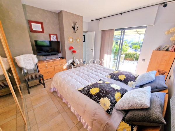 Maison 5 pièce(s) 4 chambre(s) 196 m²