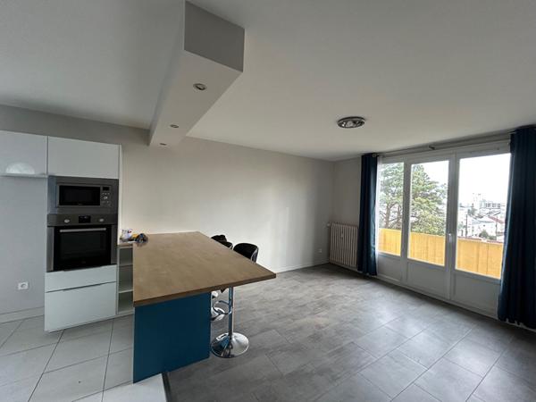 Appartement Nantes 3 pièces 61m² stationnement + cave