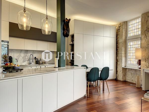 Appartement rénové 81m² avec cave en RDC dans immeuble historique en pierre, BORDEAUX