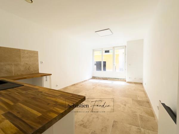 Appartement à vendre 2 pièces LE BEAUSSET (83) - RDC - rénové - paking et commerces à proximité