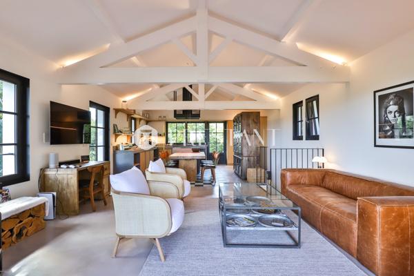 VILLAS KOSKENIA – Un domaine d’exception en location saisonnière au coeur du village avec piscine et plage à pied – 14 personnes, GUETHARY