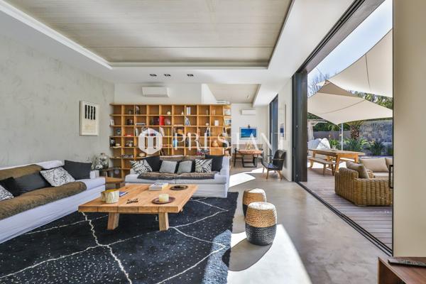 VILLAS KOSKENIA – Un domaine d’exception en location saisonnière au coeur du village avec piscine et plage à pied – 14 personnes, GUETHARY