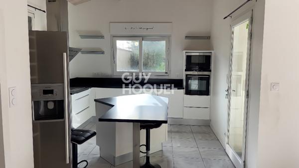 Maison à vendre à La Flotte dans un quartier calme et proche centre.