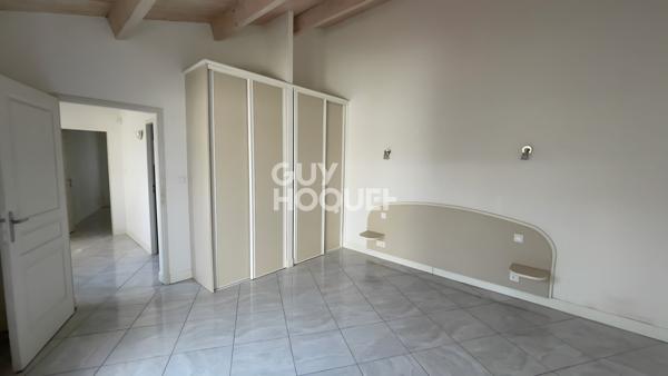 Maison à vendre à La Flotte dans un quartier calme et proche centre.