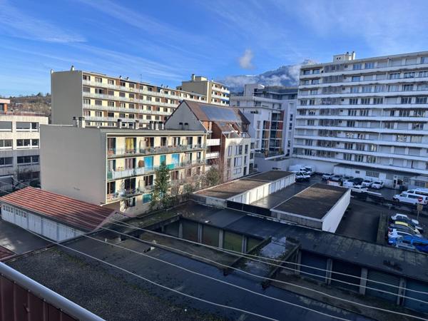 Appartement à vendre 4 pièces ()
