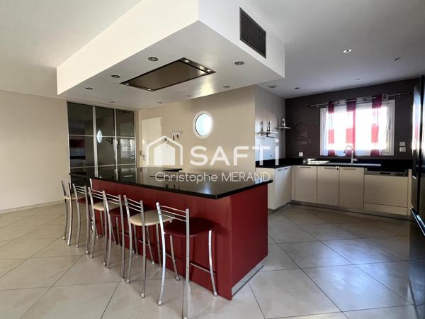 Gande pavillon de 185 m2 de 2013 dans le centre de DANGE