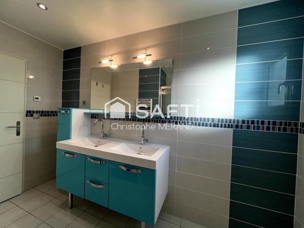 Gande pavillon de 185 m2 de 2013 dans le centre de DANGE