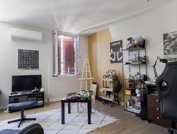 Charmant T2 rénové de 41 m²  -  Centre-ville au calme