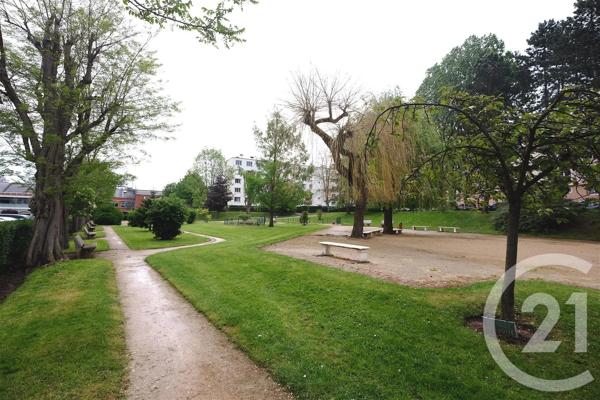 Appartement à vendre  4 pièces - 66 m 2   VERSAILLES  - 78