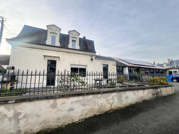 Maison centre ville avec piscine et dépendances