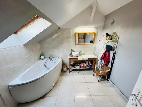 Maison centre ville avec piscine et dépendances