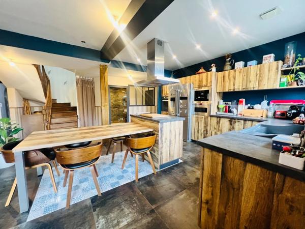 Maison centre ville avec piscine et dépendances