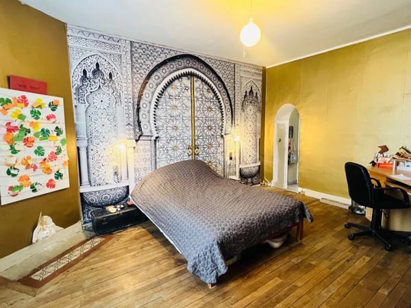 Maison centre ville avec piscine et dépendances