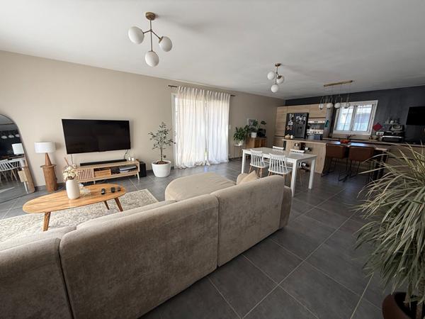 PAVILLON CLIMATISE DE PLAIN PIED 3 CHAMBRES JARDIN A LAVALETTE