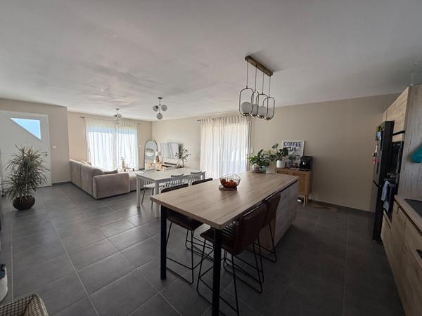 PAVILLON CLIMATISE DE PLAIN PIED 3 CHAMBRES JARDIN A LAVALETTE