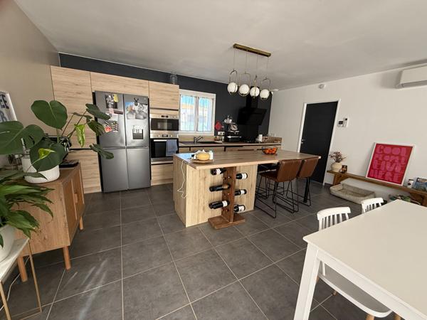 PAVILLON CLIMATISE DE PLAIN PIED 3 CHAMBRES JARDIN A LAVALETTE