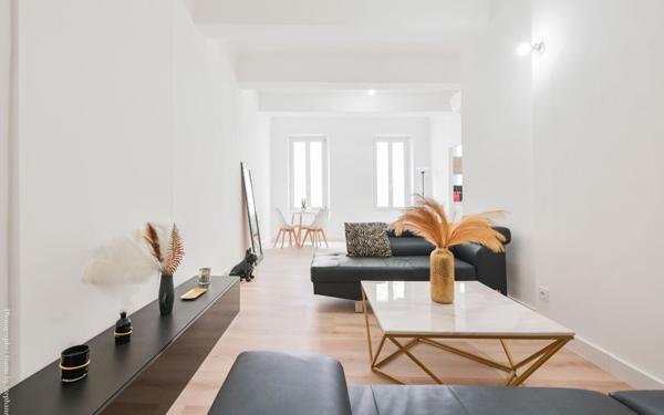 Appartement à vendre    2 pièces • 51 m2 Sanary-sur-Mer