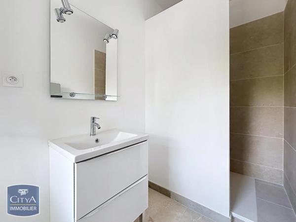 Appartement à louer 1 pièce 22.33m² Bagnols-sur-Cèze (30200)