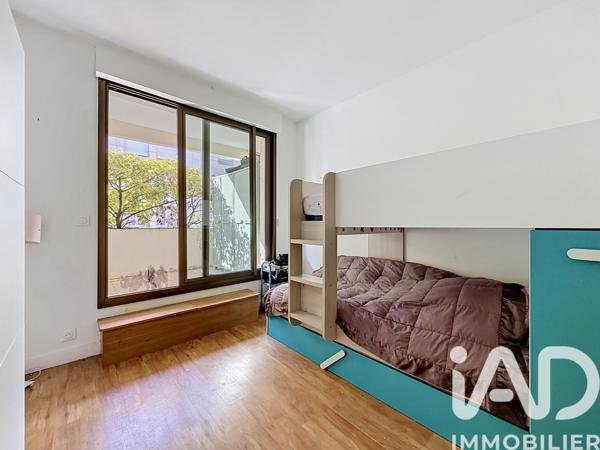 Appartement à vendre 4 pièces 76,8 m² Courbevoie