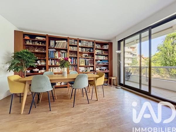 Appartement à vendre 4 pièces 76,8 m² Courbevoie