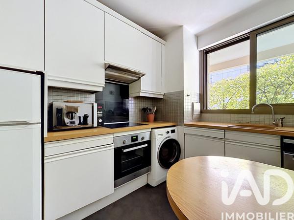 Appartement à vendre 4 pièces 76,8 m² Courbevoie
