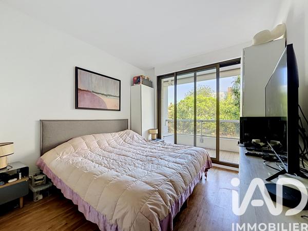 Appartement à vendre 4 pièces 76,8 m² Courbevoie