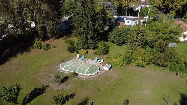 Grande maison à Montignac Lascaux avec parc et sa piscine couverte