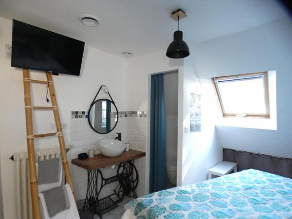 Grande maison à Montignac Lascaux avec parc et sa piscine couverte