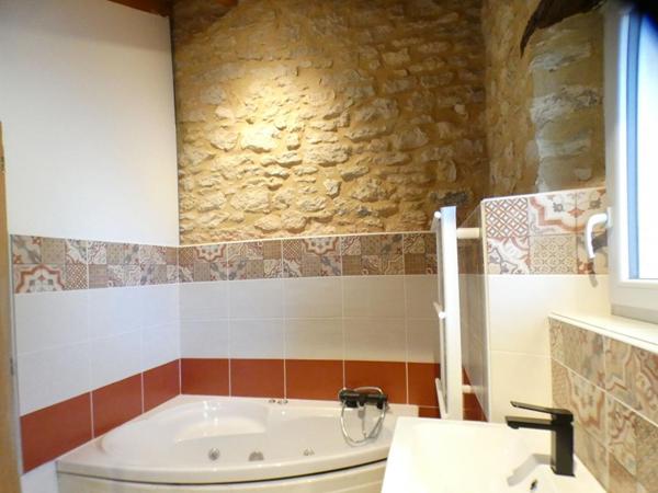 Grande maison à Montignac Lascaux avec parc et sa piscine couverte