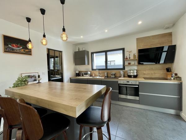 Exclusivité Agence – Guidel, Moderne & Lumineuse Contemporaine Avec Sa Véranda & Son Jardin Clos