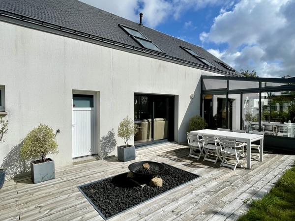 Exclusivité Agence – Guidel, Moderne & Lumineuse Contemporaine Avec Sa Véranda & Son Jardin Clos