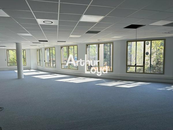 Bureaux neufs à louer à Sophia Antipolis avec parkings et terrasses végétalisées