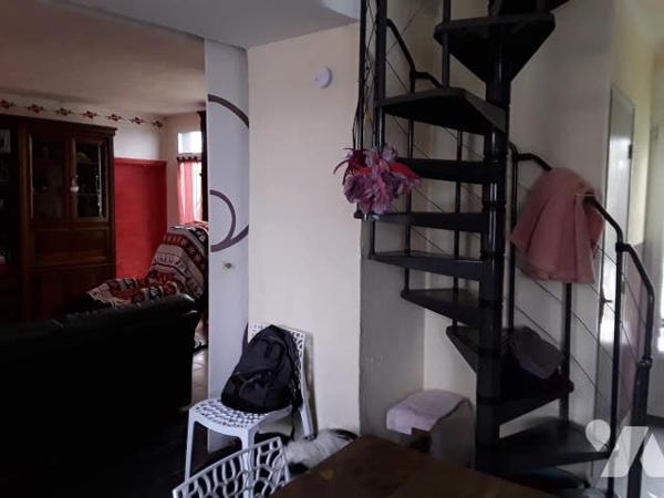 maison 4ch, séjour-cuis., dressing, véranda, jardin, 2 garages et hangars, terrasse