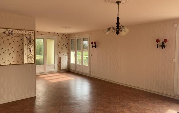 Vente Appartement P3 Garage et parking à rafraîchir Saint-amand-montrond   