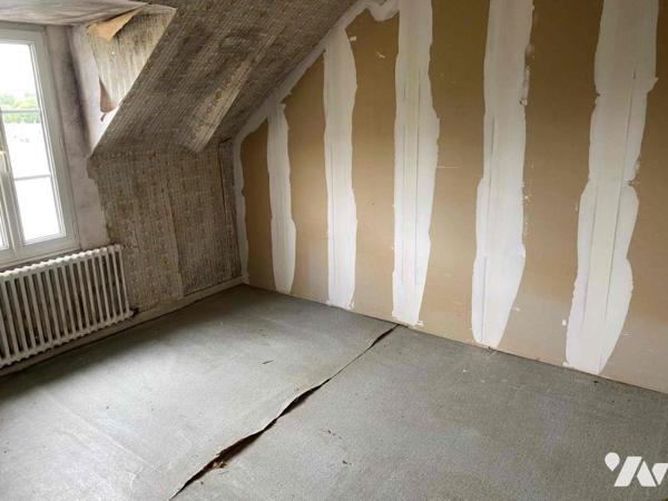 LA FERTE MACE: Proche centre ville maison en pierres 80 m² habitables terrain 115 m²