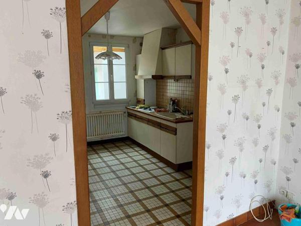 LA FERTE MACE: Proche centre ville maison en pierres 80 m² habitables terrain 115 m²