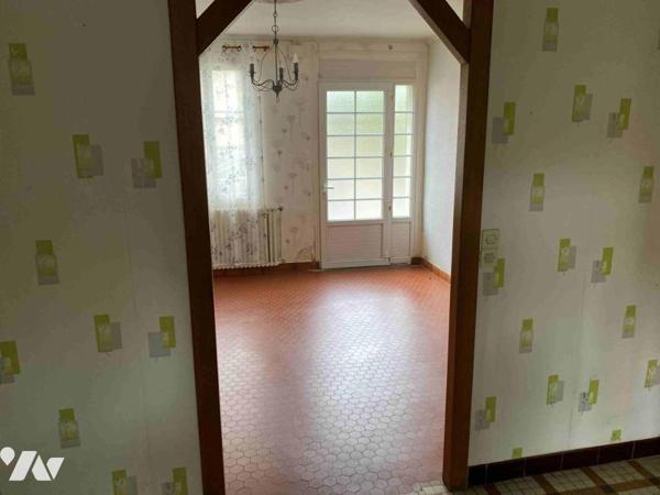 LA FERTE MACE: Proche centre ville maison en pierres 80 m² habitables terrain 115 m²