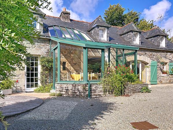 Deux longères à la campagne, à deux pas de Quimper, idéal pour une grande famille ou un projet de vie partagé