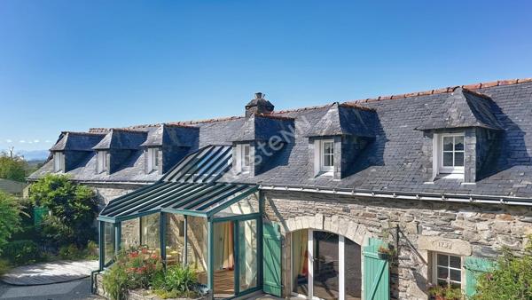 Deux longères à la campagne, à deux pas de Quimper, idéal pour une grande famille ou un projet de vie partagé