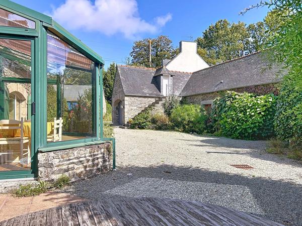 Deux longères à la campagne, à deux pas de Quimper, idéal pour une grande famille ou un projet de vie partagé