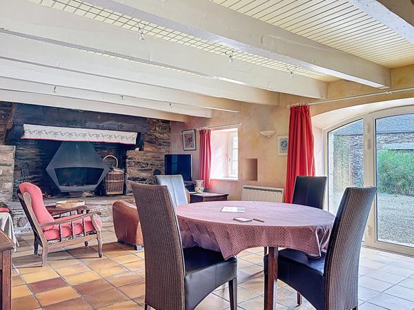 Deux longères à la campagne, à deux pas de Quimper, idéal pour une grande famille ou un projet de vie partagé