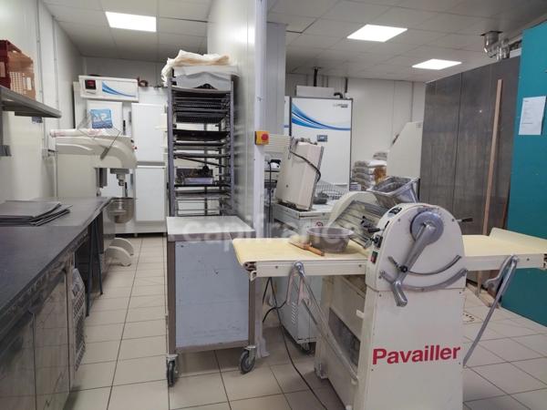 GARD (30) Nîmes (30000) proche au Sud dans villages à vendre 3 Fonds de commerce de boulangerie, pâtisserie, snacking.