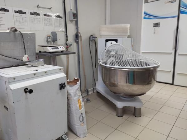 GARD (30) Nîmes (30000) proche au Sud dans villages à vendre 3 Fonds de commerce de boulangerie, pâtisserie, snacking.